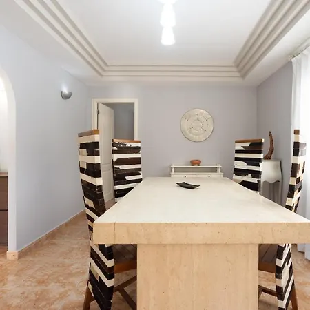 Hemeras Boutique Homes- Luxurious With Private Pool 아데제